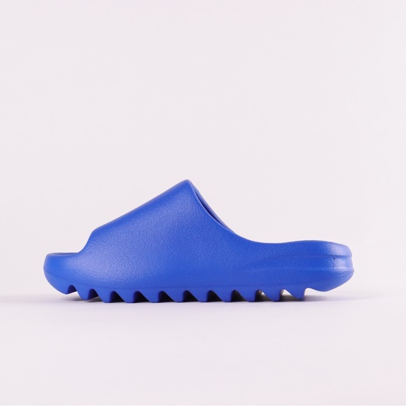 ♦️SOLD♦️YEEZY SLIDES AZURE - Picture 2 of 7